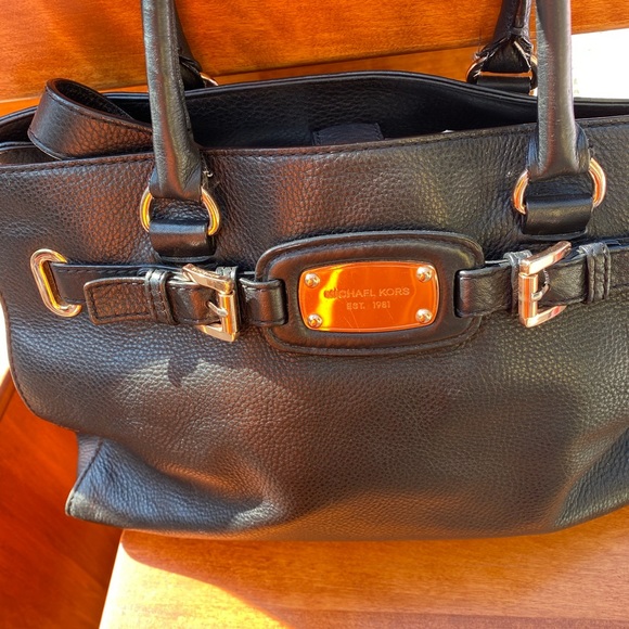 Authentic Michael Kors Purse - Picture 1 of 4